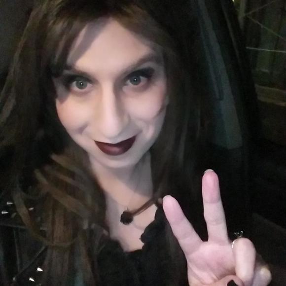 Meet your Posher, Martina - Picture 1 of 1